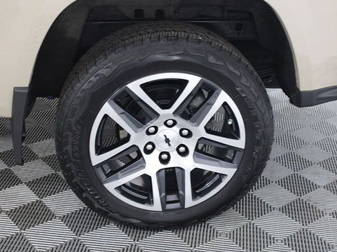 Used 2024 Chevrolet Colorado Z71 w/ Z71 Convenience Package 2 AWD/4WD image 15