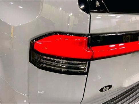 Certified 2024 Lexus GX 550 w/ Cold Area Package AWD/4WD image 29
