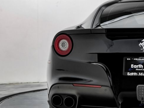 Used 2017 Ferrari F12 Berlinetta RWD image 17