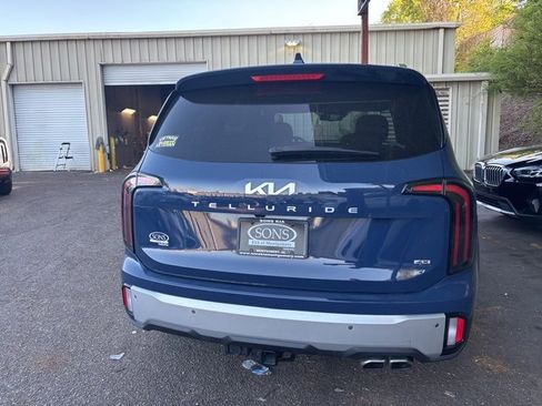 Used 2024 Kia Telluride EX w/ EX Captain's Chair Package image 5