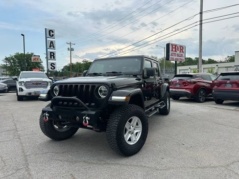 Used 2020 Jeep Gladiator Overland AWD/4WD image 1