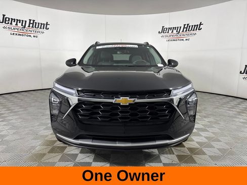 Used 2024 Chevrolet Trax LT FWD image 3
