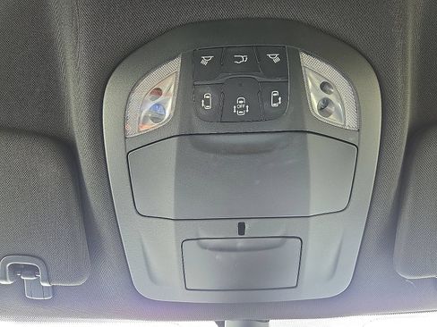 Used 2023 Chrysler Pacifica Touring-L w/ Uconnect Theater Family Group AWD/4WD image 21