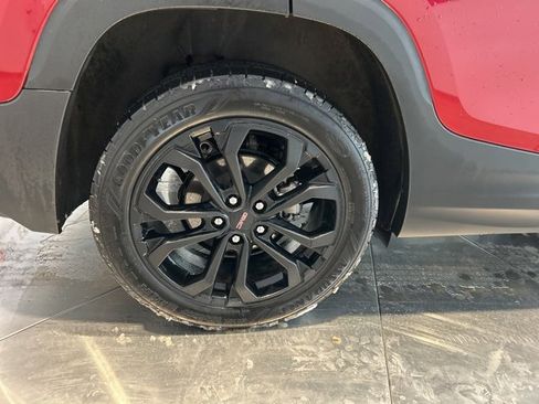 Used 2022 GMC Terrain SLE w/ Driver Convenience Package image 18