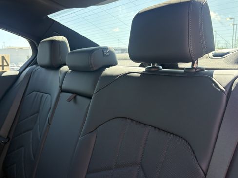 Used 2026 BMW 530i xDrive image 30