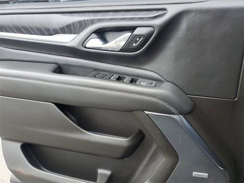 Used 2021 GMC Yukon XL Denali w/ Denali Premium Package image 23