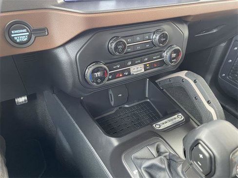 Used 2024 Ford Bronco Outer Banks w/ Sasquatch Package image 23