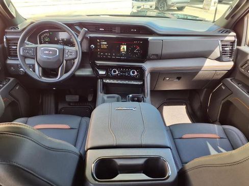 Used 2026 GMC Sierra 2500 AT4 w/ AT4 Premium Plus Package AWD/4WD image 4