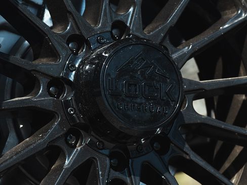 Used 2023 GMC Sierra 2500 SLE w/ SLE Convenience Package image 12