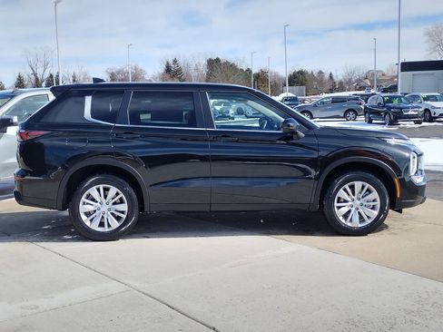 New 2026 Mitsubishi Outlander ES image 14