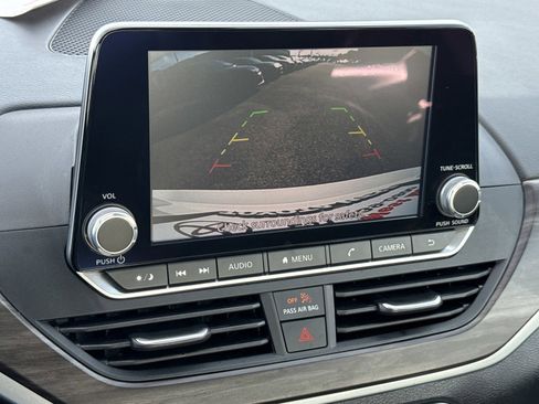 Used 2025 Nissan Altima 2.5 SV FWD image 23