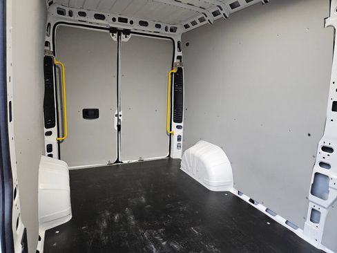 Used 2025 RAM ProMaster 2500 w/ Convenience Group image 12
