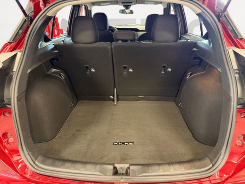 Used 2023 Nissan Kicks SR image 14