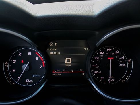 Used 2018 Alfa Romeo Stelvio AWD image 27