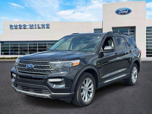 Used 2024 Ford Explorer XLT w/ Equipment Group 202A AWD/4WD image 6