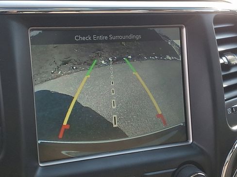 Used 2017 Jeep Grand Cherokee Overland image 19