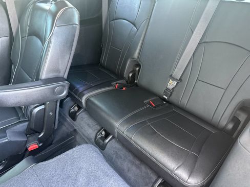Used 2021 Buick Enclave Avenir w/ Avenir Technology Package AWD/4WD image 16