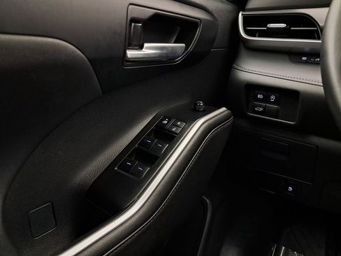 Used 2024 Toyota Highlander XSE image 16