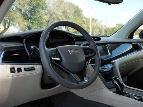 Certified 2022 Cadillac XT6 Premium Luxury w/ Technology Package image 17