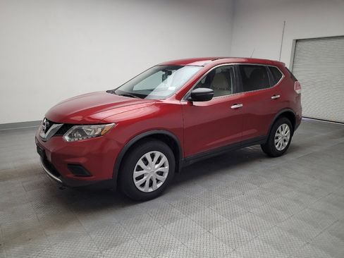 Used 2016 Nissan Rogue S w/ Appearance Package FWD image 2