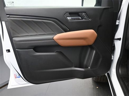 New 2026 GMC Canyon AT4 w/ AT4 Premium Package image 12