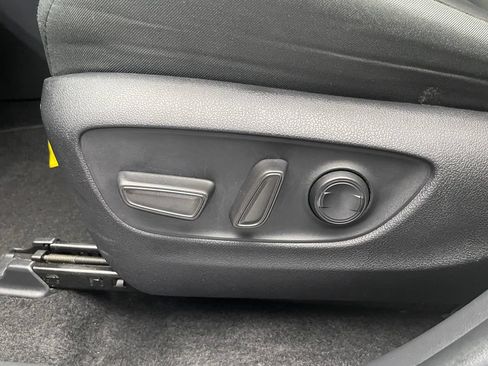 Used 2024 Toyota RAV4 XLE FWD image 14