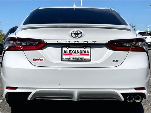 Used 2023 Toyota Camry SE w/ Cold Weather Package image 4