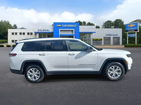 Used 2023 Jeep Grand Cherokee L Limited w/ Luxury Tech Group II AWD/4WD image 3