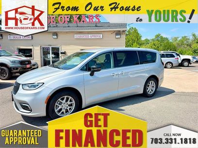 Used 2024 Chrysler Pacifica Touring-L