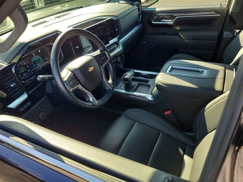 Used 2022 Chevrolet Silverado 1500 LTZ w/ LTZ Premium Package image 10