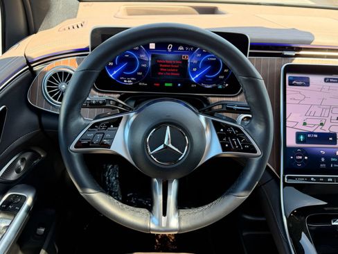 Used 2023 Mercedes-Benz EQE 500 4MATIC SUV image 23