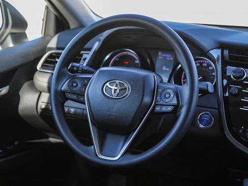 Used 2020 Toyota Camry LE image 15