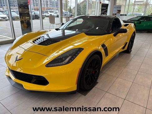 Used 2016 Chevrolet Corvette Z06 w/ 3LZ Preferred Equipment Group RWD image 2