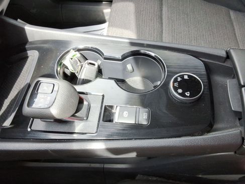 Used 2023 Nissan Rogue SV AWD/4WD image 18