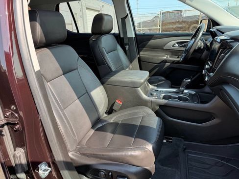 Used 2020 Chevrolet Traverse LT w/ LT Premium Package AWD/4WD image 31