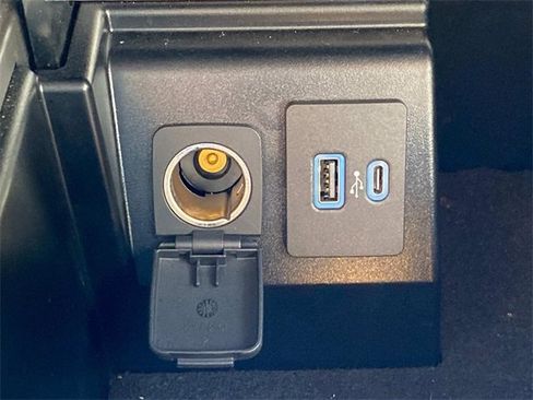 Used 2021 Ford Explorer XLT w/ Equipment Group 202A image 29