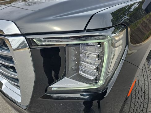 Used 2023 GMC Yukon XL SLT image 34