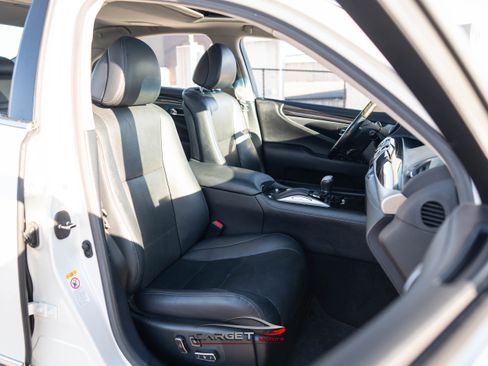 Used 2017 Lexus LS 460 AWD w/ Comfort Package image 16