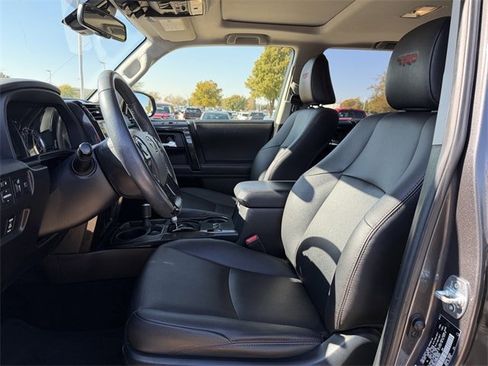 Certified 2021 Toyota 4Runner TRD Off-Road Premium image 26