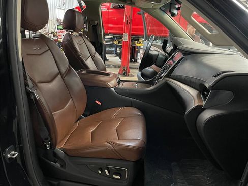 Used 2015 Cadillac Escalade ESV Premium image 14