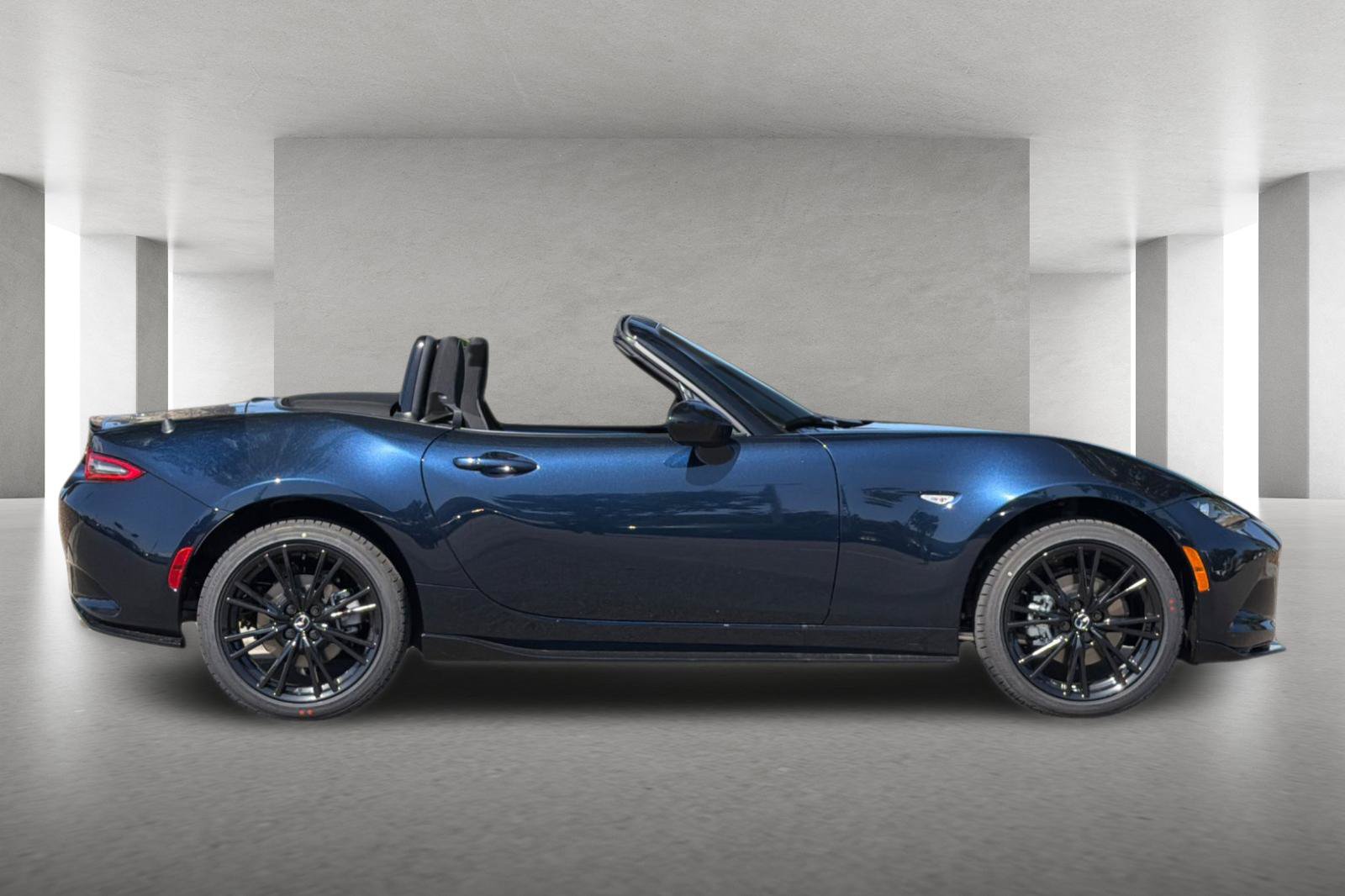 New 2026 MAZDA MX-5 Miata Club w/ Appearance Package RWD image 3