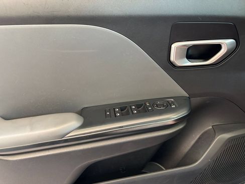 Used 2025 Kia K4 FWD image 18