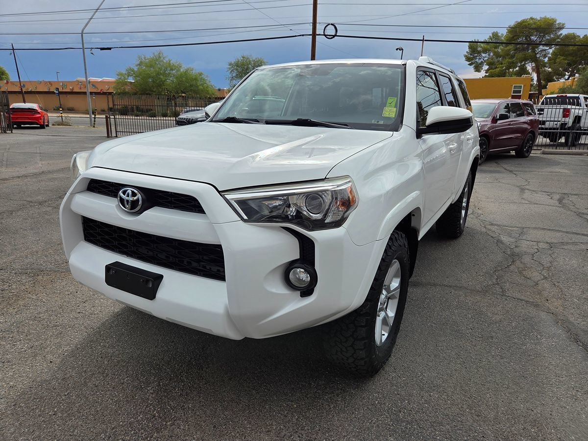 Used 2018 Toyota 4Runner SR5 AWD/4WD image 24