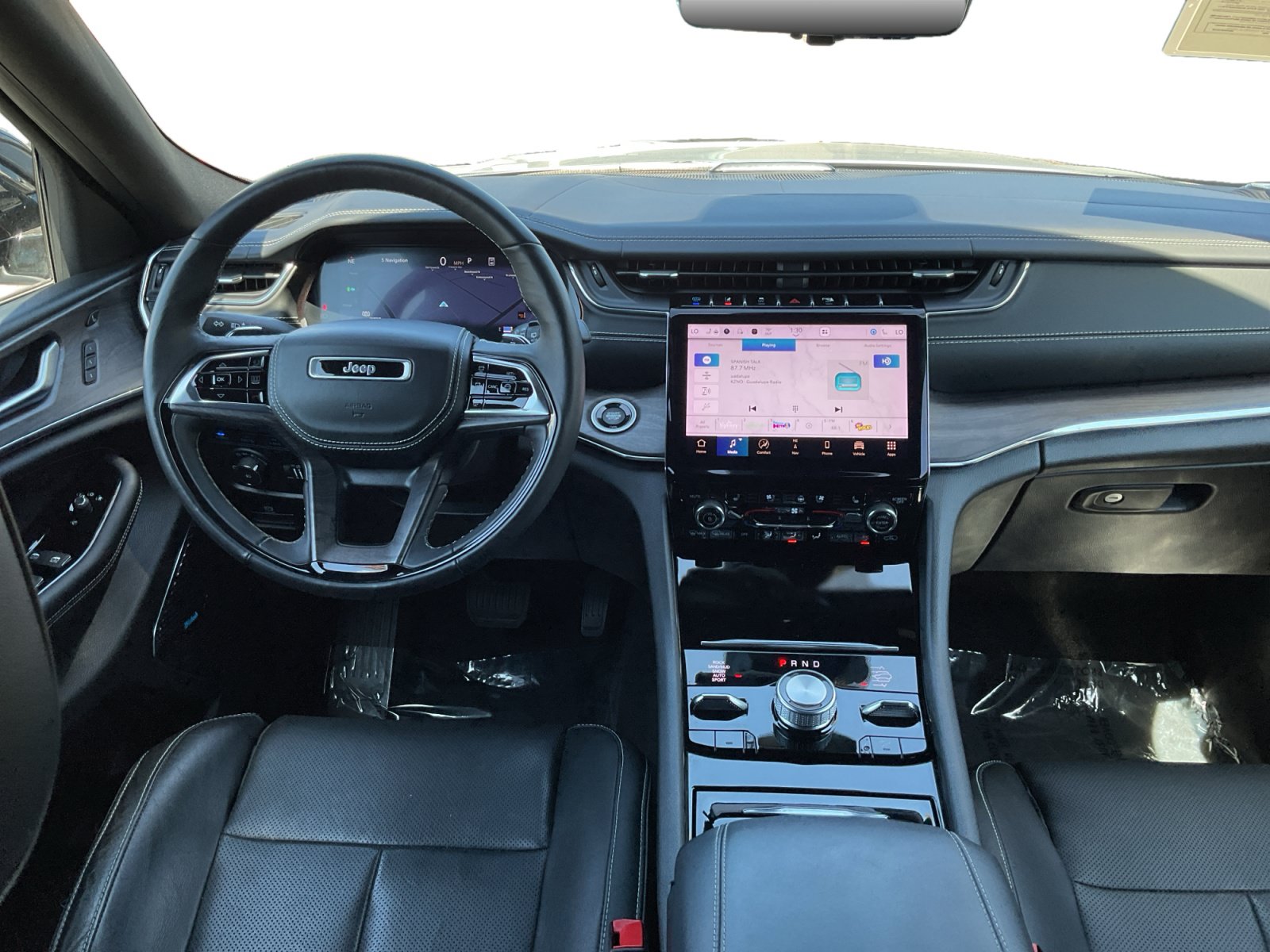 Used 2023 Jeep Grand Cherokee Overland w/ Advanced Protech Group III AWD/4WD image 14