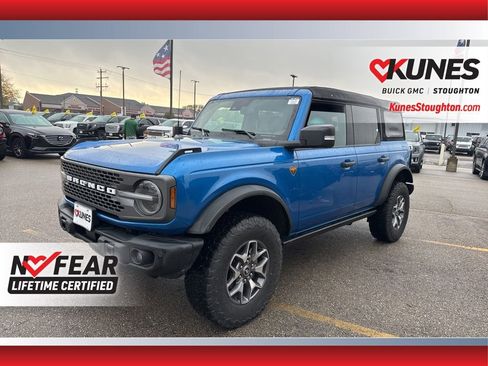 Used 2023 Ford Bronco Badlands image 6