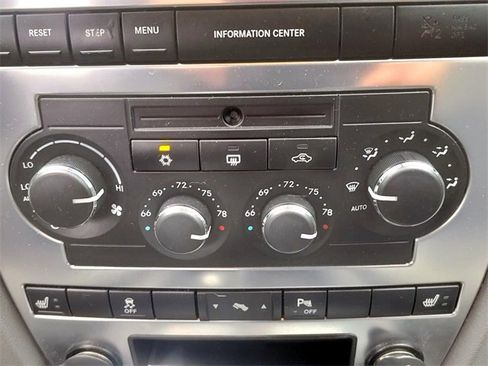 Used 2006 Jeep Grand Cherokee SRT8 w/ SRT Option Group I image 28