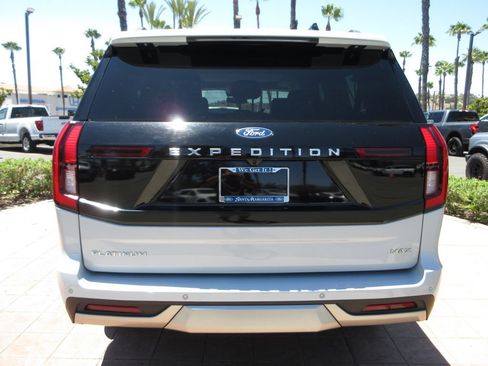 Certified 2025 Ford Expedition Max Platinum AWD/4WD image 3