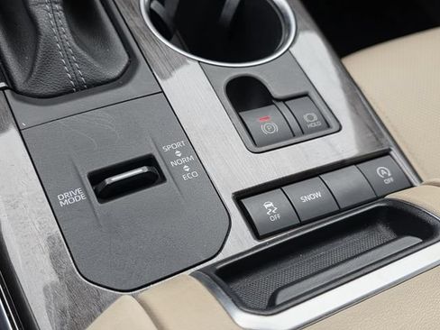 Used 2022 Toyota Highlander Platinum FWD image 28