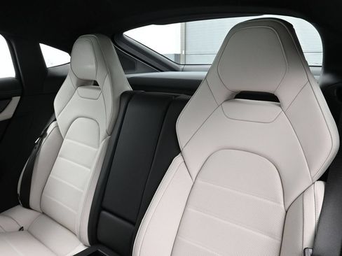 Used 2026 Porsche Panamera image 6