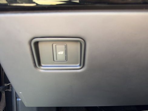 Used 2023 Land Rover Range Rover Sport SE Dynamic image 26